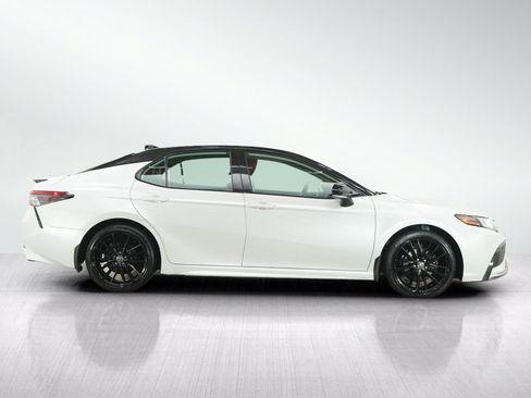 Used 2022 Toyota Camry XSE FWD image 6