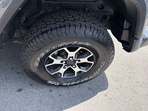 Used 2019 Jeep Wrangler Unlimited Rubicon AWD/4WD image 12