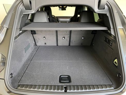 New 2026 BMW iX xDrive60 w/ Premium Package image 31