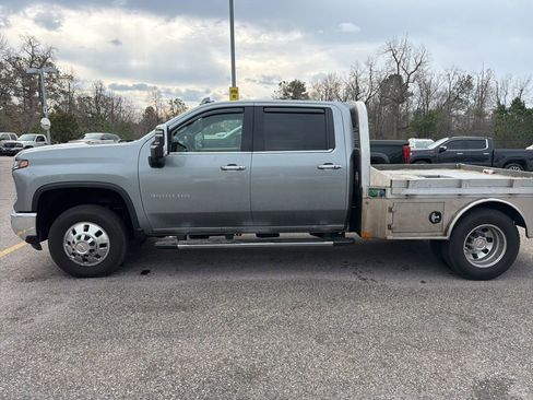Used 2024 Chevrolet Silverado 3500 LTZ w/ LTZ Plus Package image 2