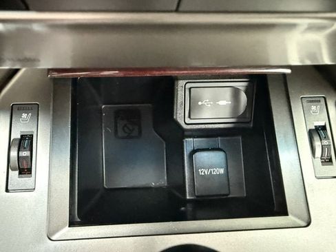 Used 2017 Lexus GX 460 Premium w/ Premium Package image 31