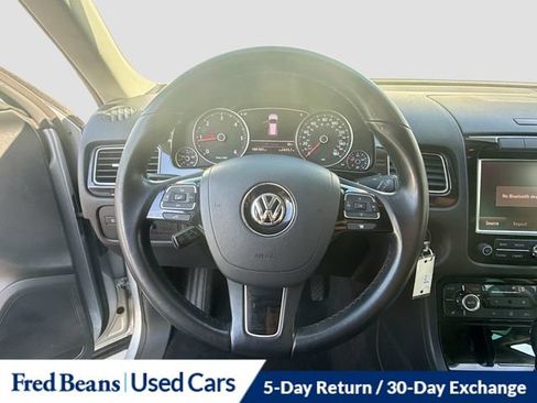 Used 2012 Volkswagen Touareg Sport AWD/4WD image 15