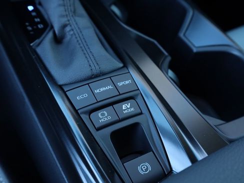 Used 2026 Toyota Camry SE image 25