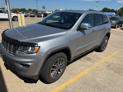 Used 2019 Jeep Grand Cherokee Limited AWD/4WD image 1