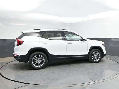 Used 2024 GMC Terrain SLT AWD/4WD image 10