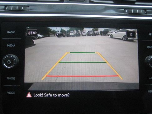Used 2023 Volkswagen Tiguan SE w/ Panoramic Sunroof Package AWD/4WD image 27