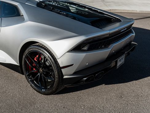 Used 2017 Lamborghini Huracan LP 610-4 Avio image 8