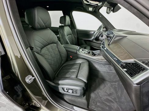 Used 2025 BMW X7 xDrive40i w/ Premium Package AWD/4WD image 30