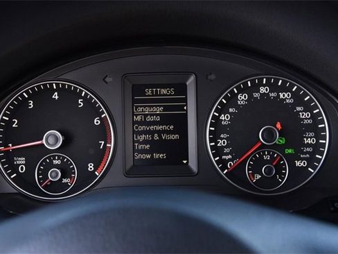 Used 2014 Volkswagen Eos Sport image 12