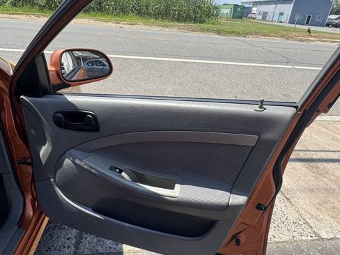 Used 2006 Suzuki Reno FWD image 22