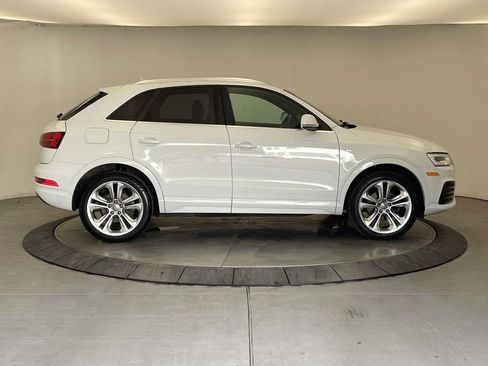 Used 2018 Audi Q3 2.0T Premium Plus w/ Premium Plus Package AWD/4WD image 8