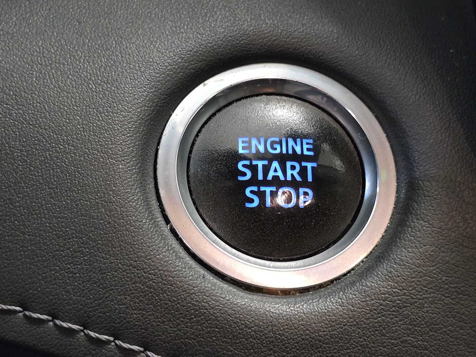 Used 2020 Toyota Highlander XLE AWD/4WD image 17