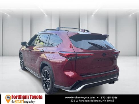 Used 2022 Toyota Highlander XSE image 5