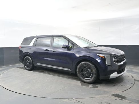 New 2026 Kia Carnival LX FWD image 7