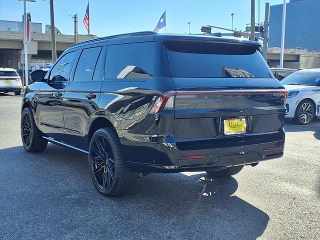 New 2025 Lincoln Navigator Reserve w/ Jet Appearance Package AWD/4WD image 4