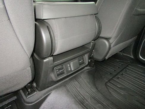 Used 2024 GMC Sierra 1500 SLE w/ X31 Off-Road Package image 23