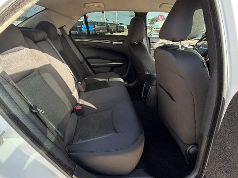 Used 2023 Chrysler 300 Touring w/ Sport Appearance Package RWD image 29