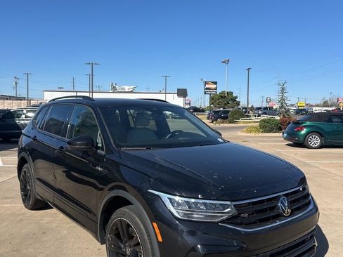Used 2023 Volkswagen Tiguan SE R-Line FWD image 3