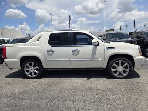 Used 2013 Cadillac Escalade EXT Premium AWD/4WD image 4
