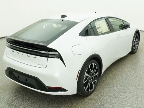 New 2026 Toyota Prius Plug-In Hybrid FWD image 8
