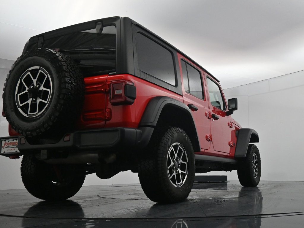 Used 2024 Jeep Wrangler Unlimited Rubicon AWD/4WD image 37
