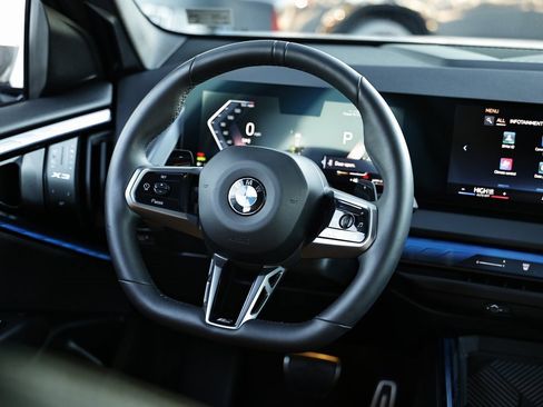 Certified 2025 BMW X3 xDrive30i w/ M Sport Package image 26