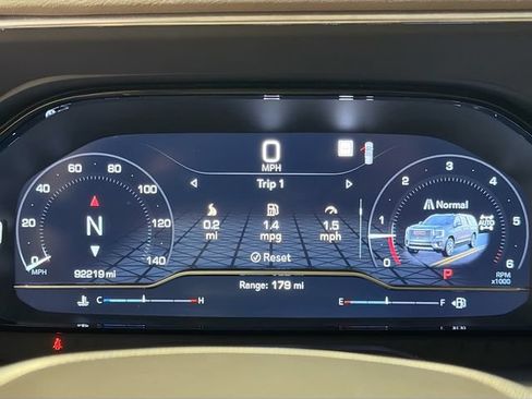 Used 2023 GMC Yukon XL Denali AWD/4WD image 11