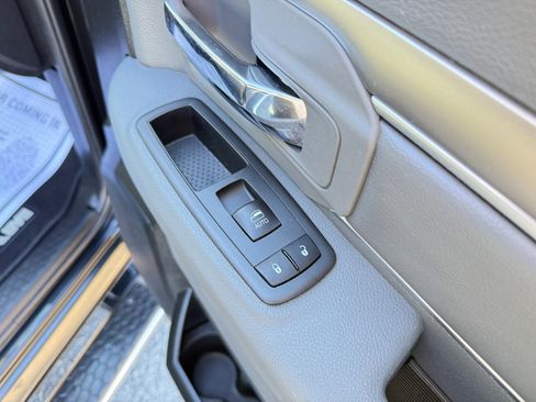 Used 2018 RAM 1500 Classic SLT w/ Luxury Group image 51