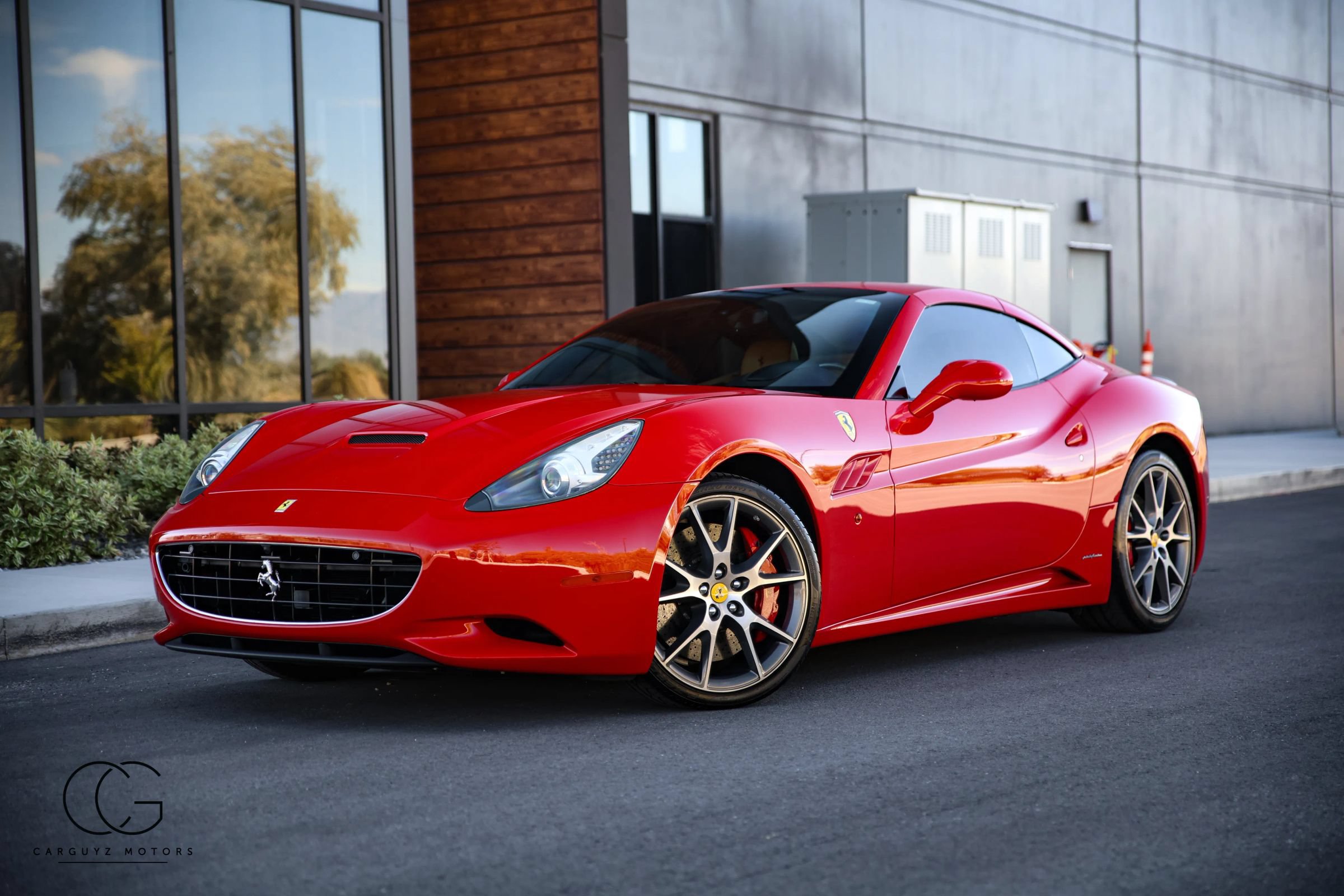 Used 2014 Ferrari California RWD image 4