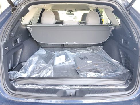 Used 2025 Subaru Outback Premium AWD/4WD image 4