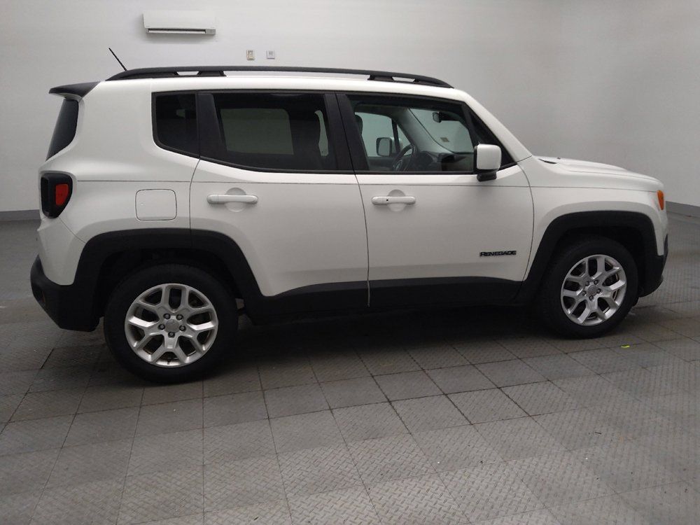 Used 2017 Jeep Renegade Latitude FWD image 10