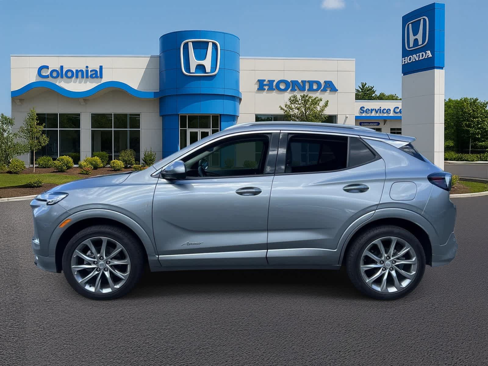 Used 2024 Buick Encore GX Avenir w/ Avenir Technology Package AWD/4WD image 3