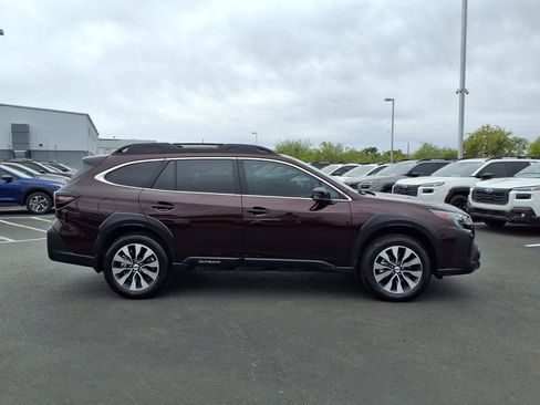 Used 2025 Subaru Outback Limited AWD/4WD image 9