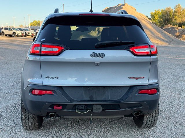 Used 2017 Jeep Cherokee Trailhawk w/ Comfort/Convenience Group AWD/4WD image 4