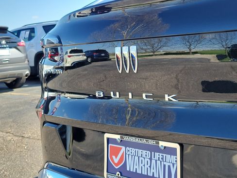 Used 2025 Buick Envista Avenir FWD image 7