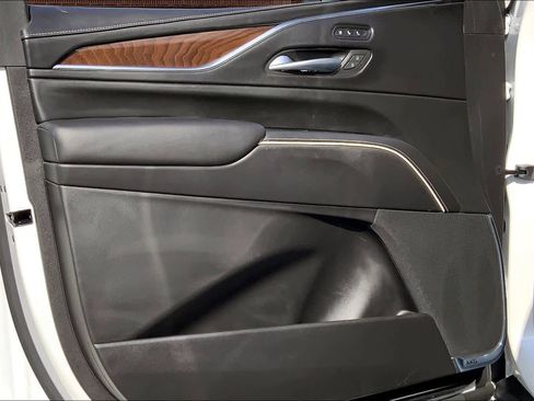 Used 2023 Cadillac Escalade Sport Platinum w/ LPO, Floor Liner Package AWD/4WD image 22