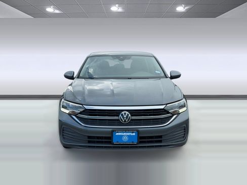 Used 2023 Volkswagen Jetta SE FWD image 6