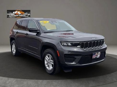 Used 2024 Jeep Grand Cherokee Laredo RWD image 1