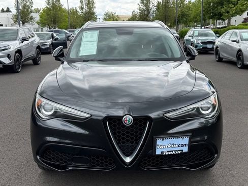 Used 2018 Alfa Romeo Stelvio AWD image 3