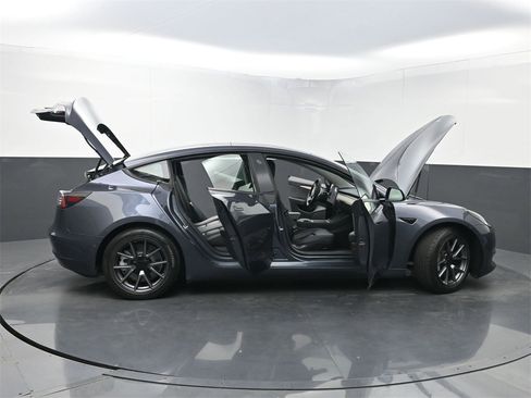 Used 2022 Tesla Model 3 Long Range image 31