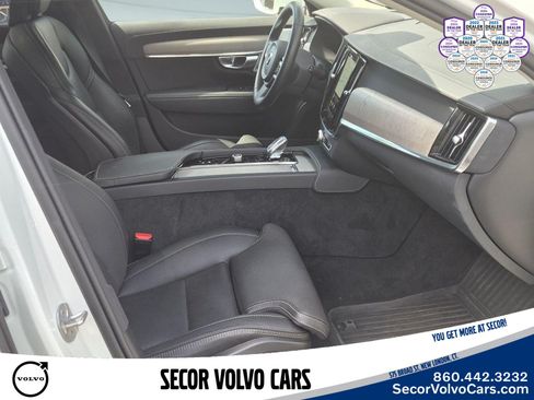 Used 2023 Volvo XC90 B6 Ultimate w/ Protection Package Premier AWD/4WD image 29