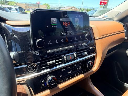 Used 2023 Nissan Pathfinder Platinum AWD/4WD image 18