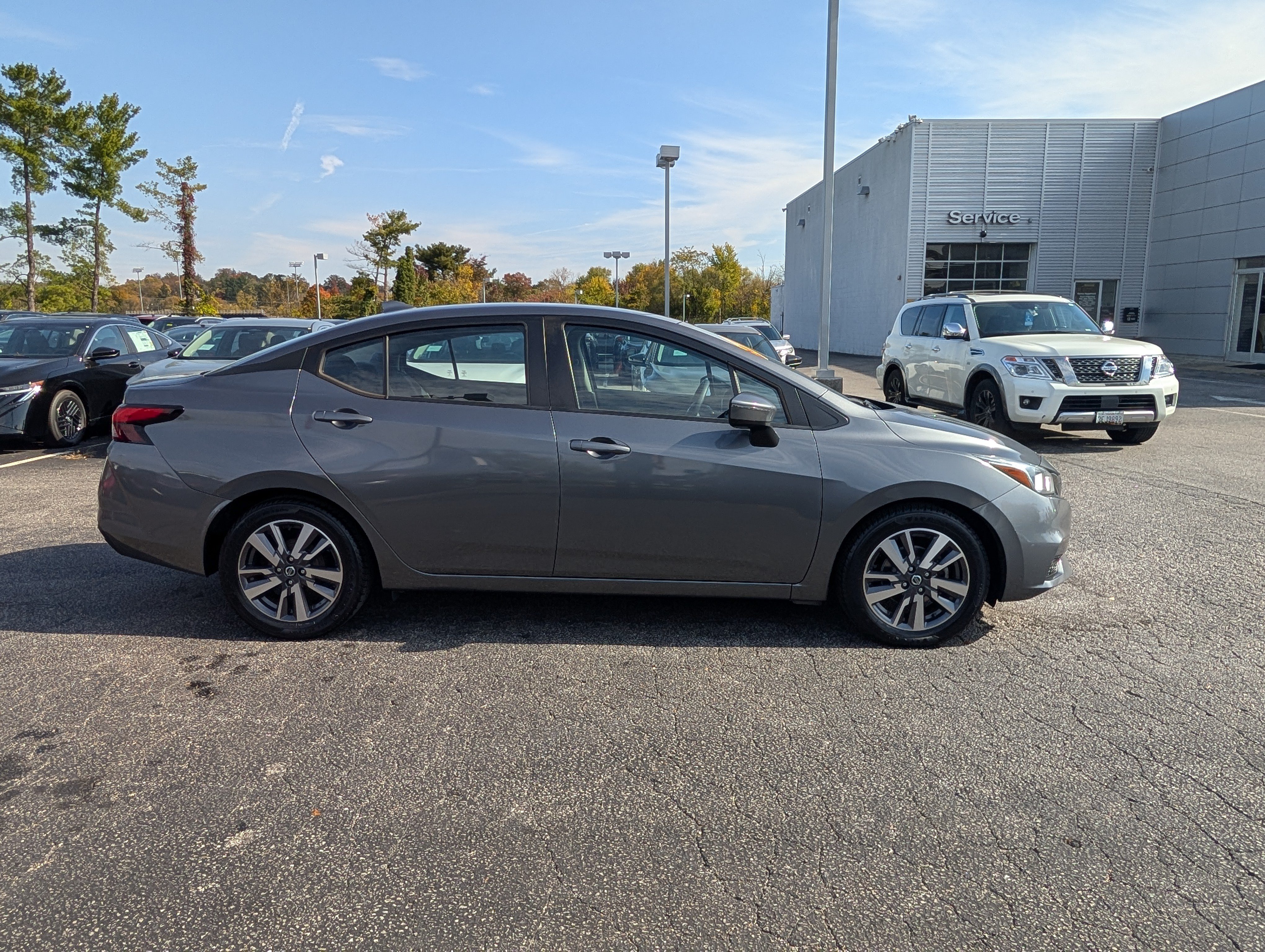 Used 2020 Nissan Versa SV FWD image 2