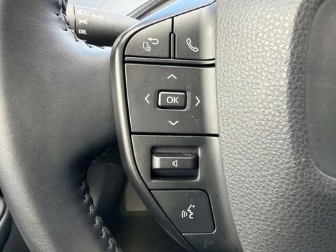 Used 2025 Toyota Prius LE image 24