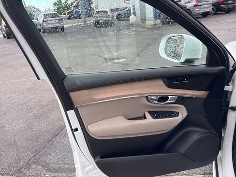 Used 2025 Volvo XC90 B5 Plus AWD/4WD image 10