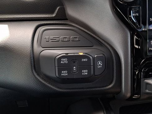 Used 2022 RAM 1500 Laramie AWD/4WD image 24