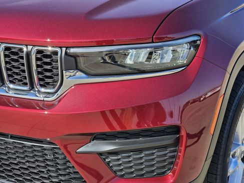 New 2026 Jeep Grand Cherokee Laredo image 10