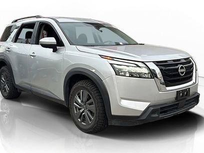 Used 2024 Nissan Pathfinder SV