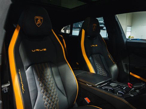 Used 2023 Lamborghini Urus Performante image 37