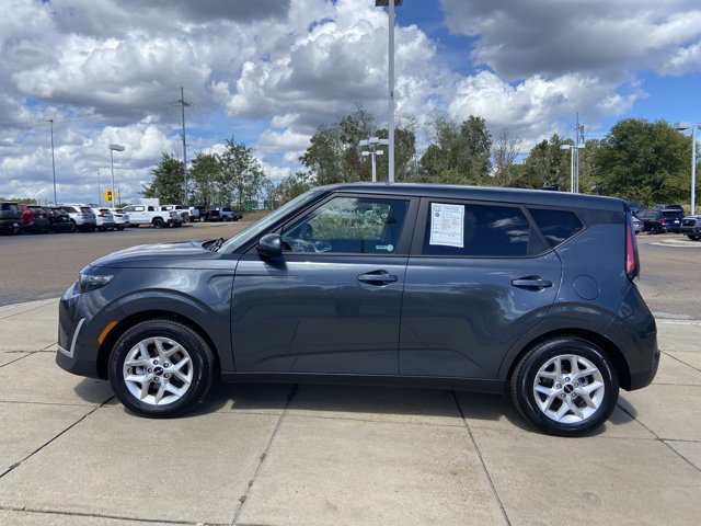 Used 2025 Kia Soul LX w/ LX Technology Package FWD image 6